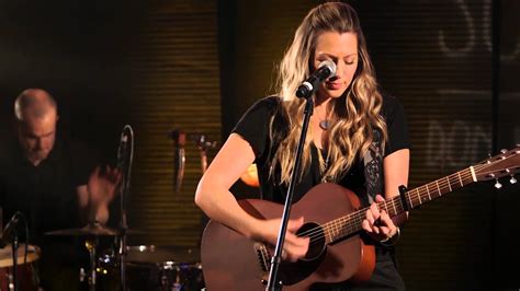 Colbie singer - Oct 6, 2023 · It was Colbie Caillat’s destiny to be one of those quintessential California singer/songwriters. Born in Malibu in 1985, the artist responsible for “Bubbly,” one of the most lovable hits of the 2000s, spent her childhood living the Golden State dream. 